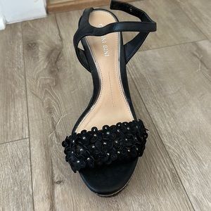 Gianni Bini Petall Black Floral Strap Wedges Size 8